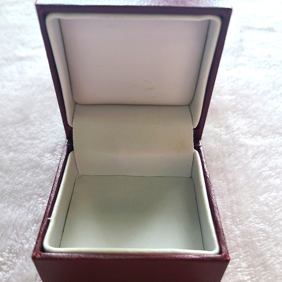 Jewlery case with gift box only - Picture 6 of 8
